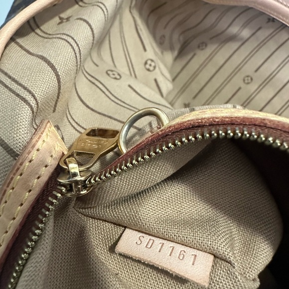 Louis Vuitton Delightful GM Authentic - Picture 10 of 16